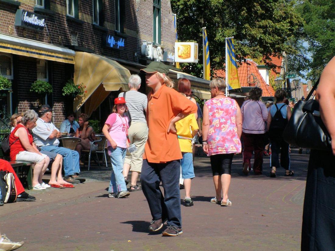 Dorfbesichtigung in Nes